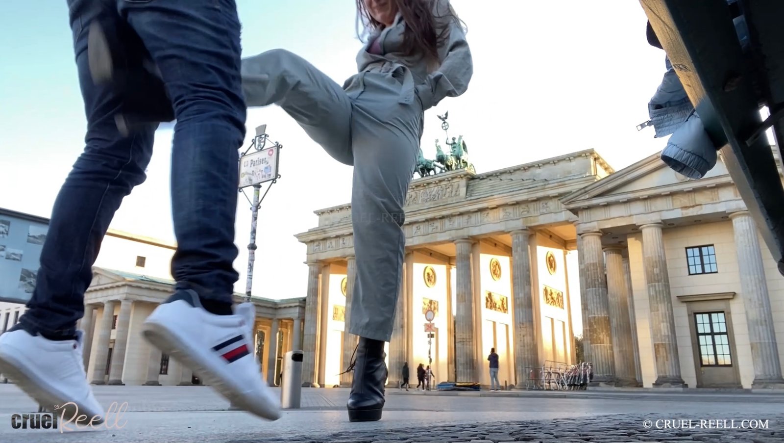SIGHTSEEING À LA REELL – BERLIN – BRANDENBURGER TOR thumbnail